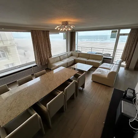 Very Spacious Family With Seaview T16